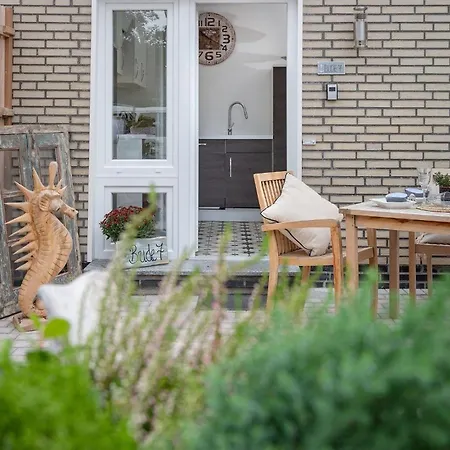 Die-deichbude-1-bude-7 Apartment Busum